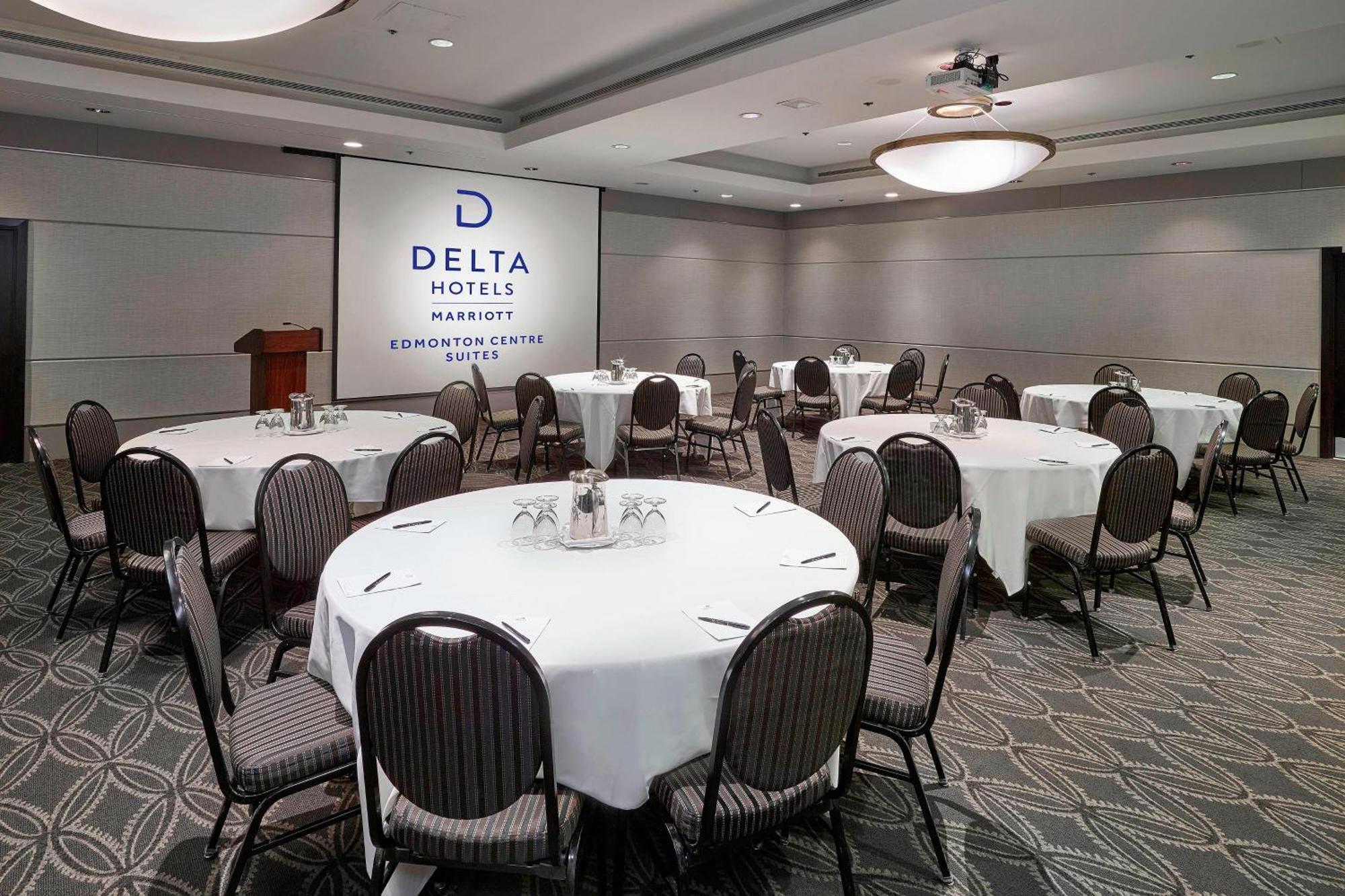 Delta Hotels By Marriott Edmonton Centre Suites Exterior photo
