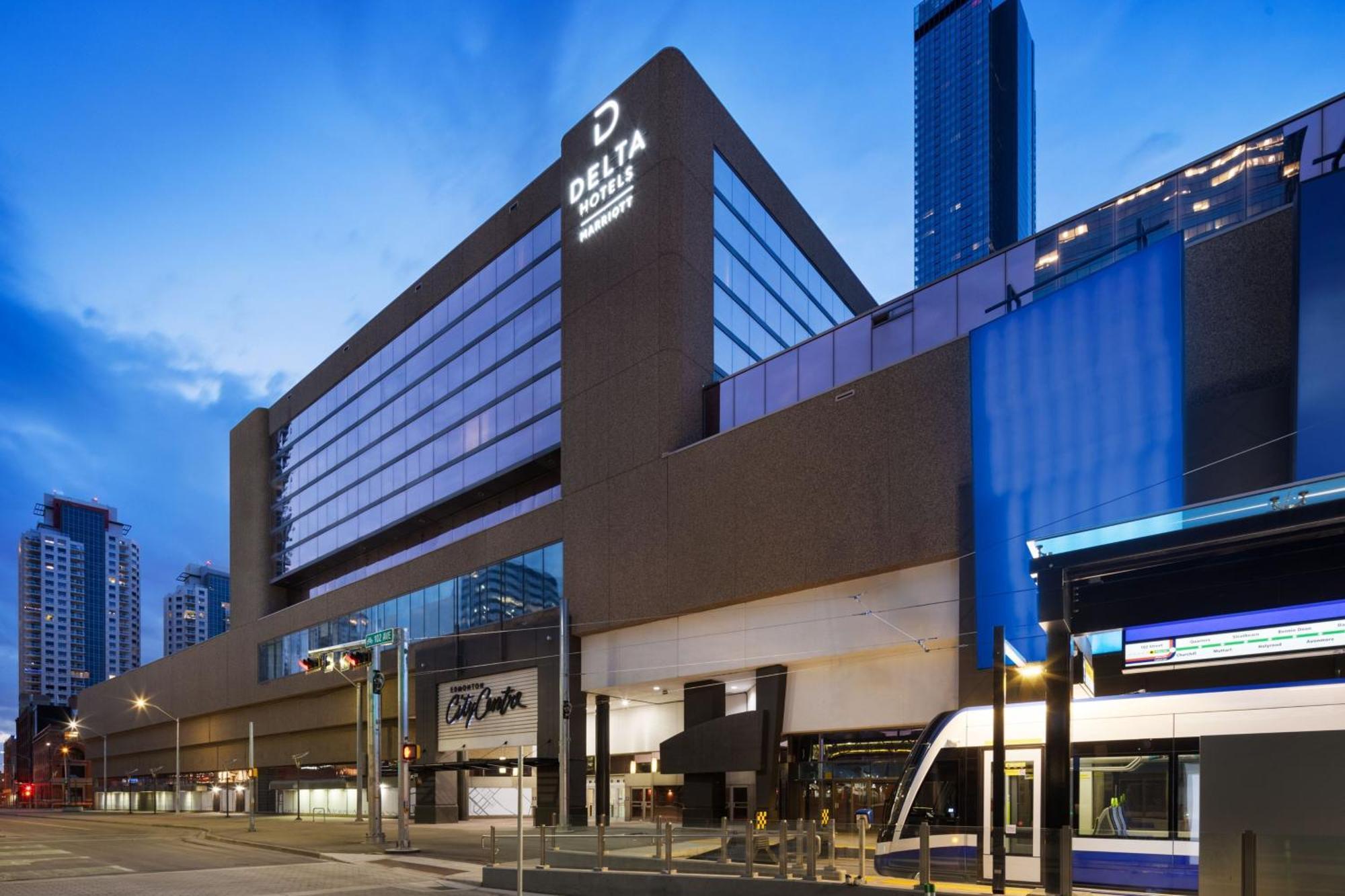 Delta Hotels By Marriott Edmonton Centre Suites Exterior photo